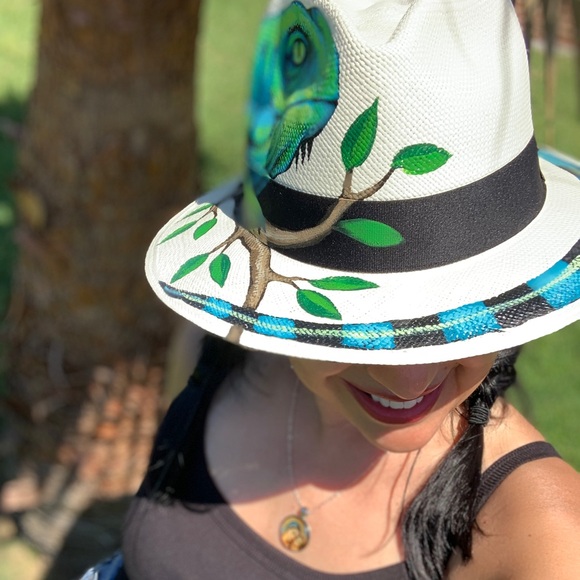 Meet your Posher, Nikki Kryptonite - Picture 2 of 8